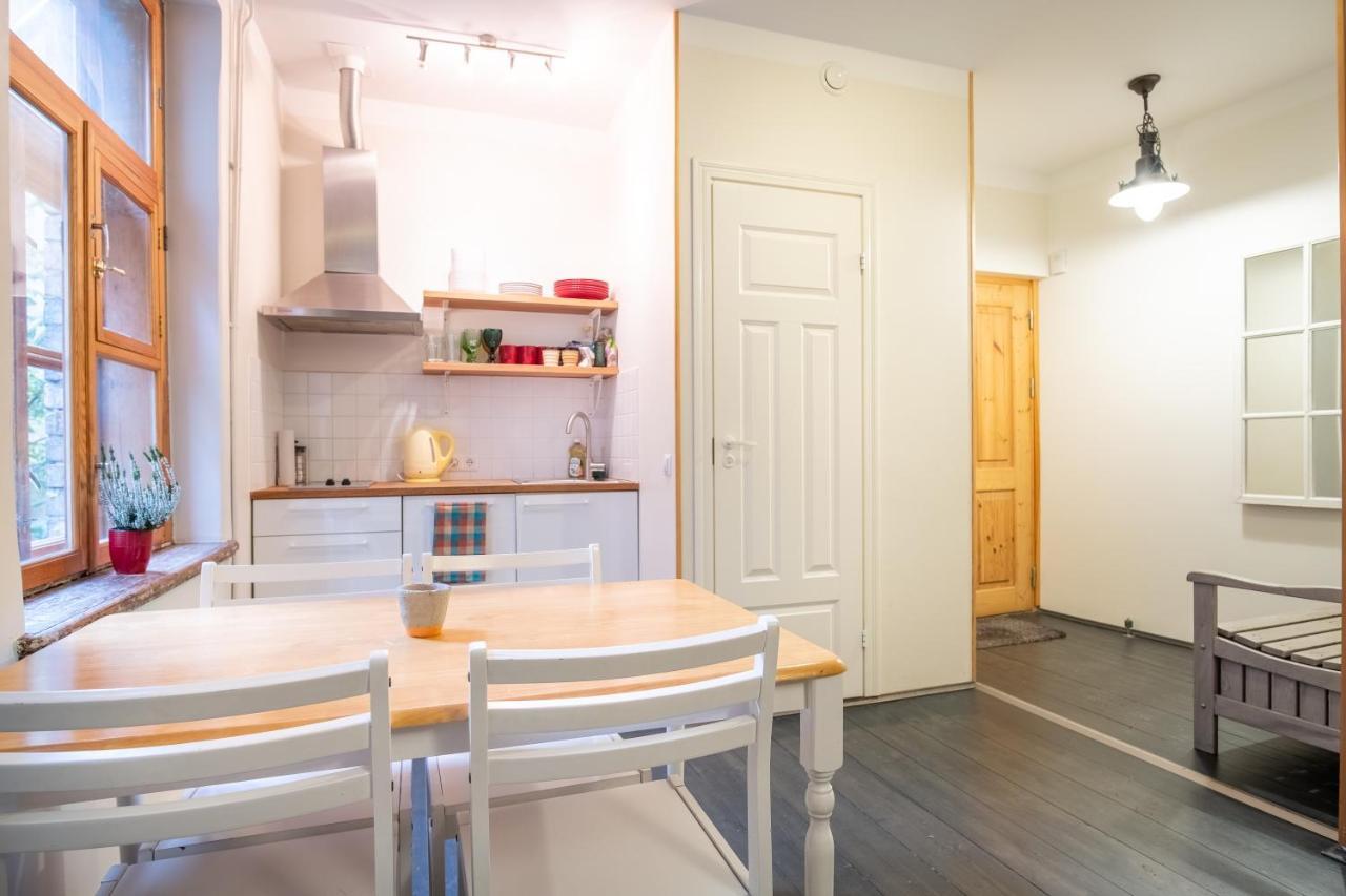 Dream Stay - Bright 2-Bedroom 2-Floor Old Town Apartment Tallinn Exterior photo